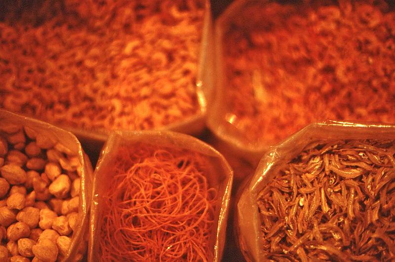 WT 0600 105b02 e002 Singapore Market Scene.jpg